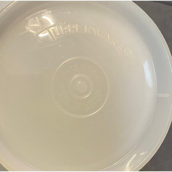 Tupperware Mix N Store Measuring Bowl 4 Cups Pitcher 32 oz 1 Liter 1288 Vintage - Picture 7 of 9